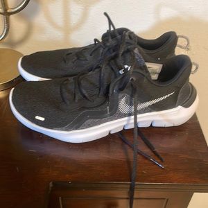 Nike flex run more use less No cw3408-002 size 9